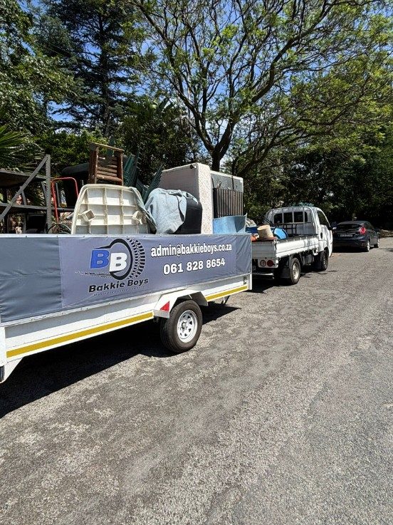 Bakkie Boys loading a bakkie for a house move in Randburg